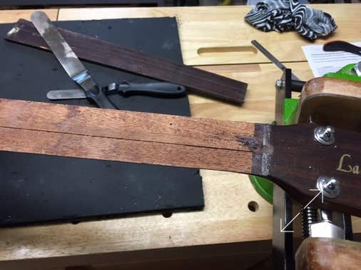 Griffbrett entfernt ...