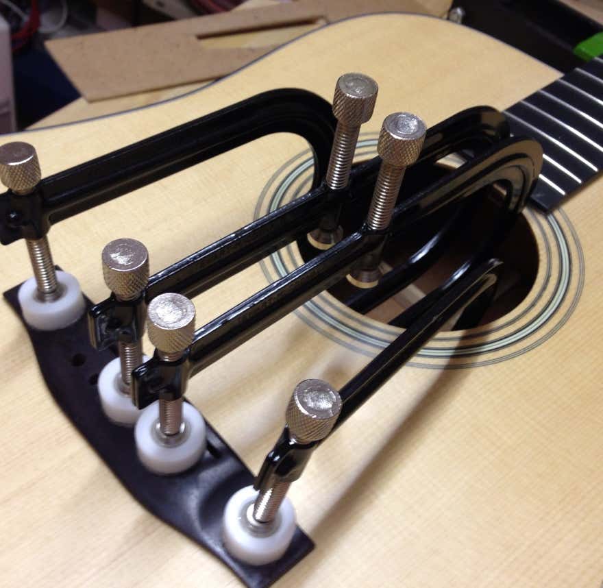 Brücke aufleimen - fritz Guitars