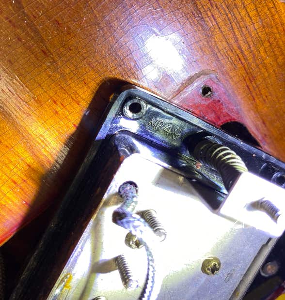 ein M69 Pcikuprahmen mit PAF-Tonabnehmer