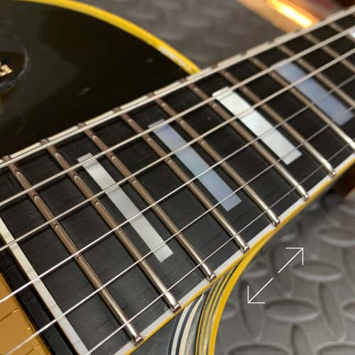 Sauber verrundete Bundenden der Gibson Les Paul RI.